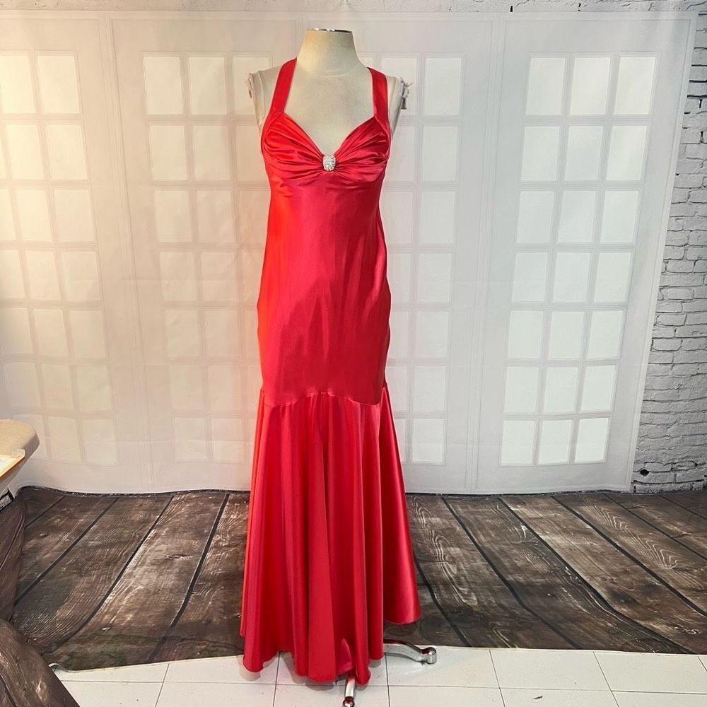 Cache hot pink satin crystal embellished cross back mermaid ballgown size 4